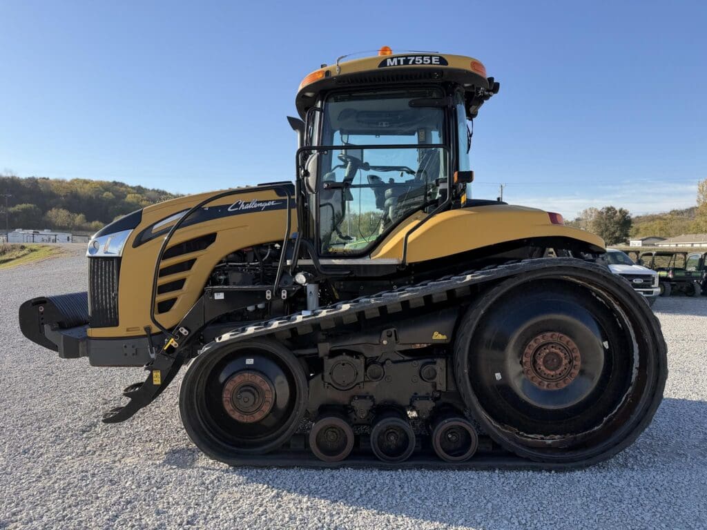 2015 Challenger Mt755e