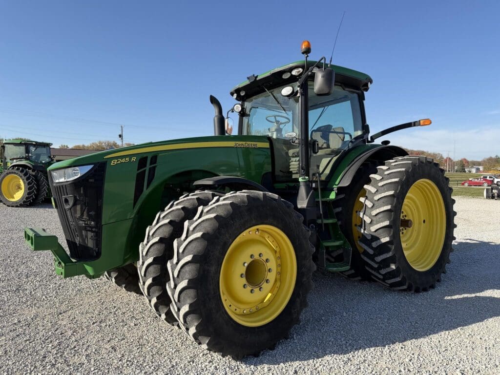 2015 Jd 8245r