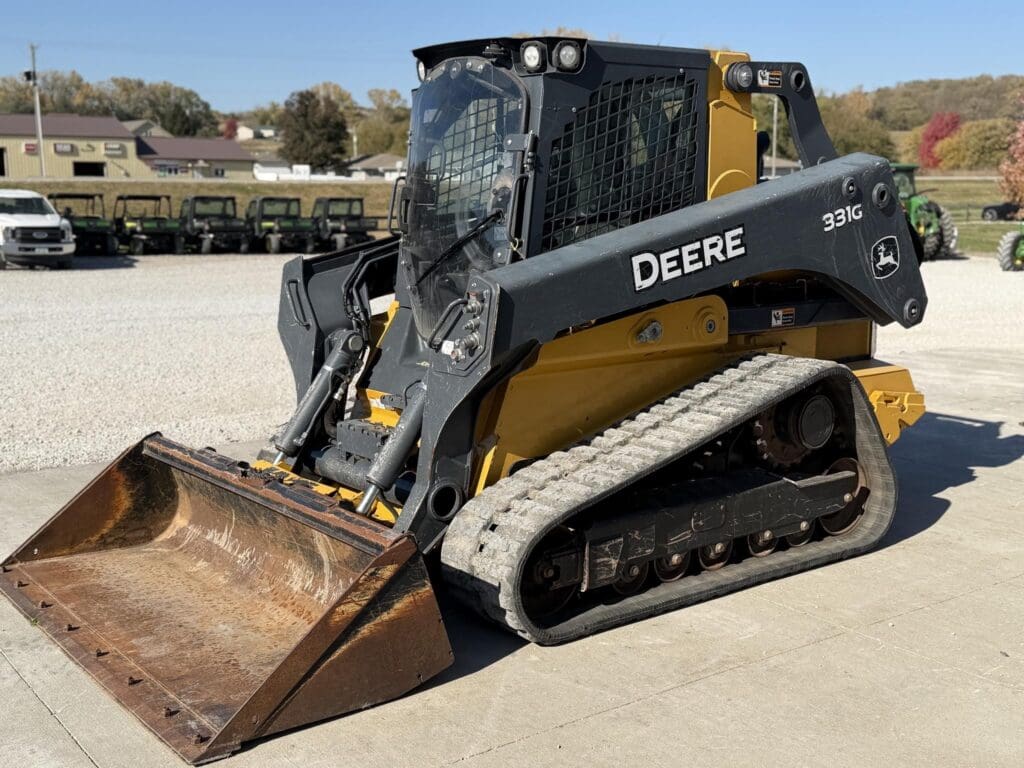 2017 Deere 331g