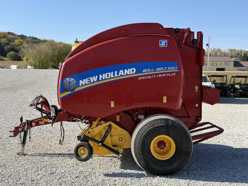 2021 New Holland Rollbelt 560