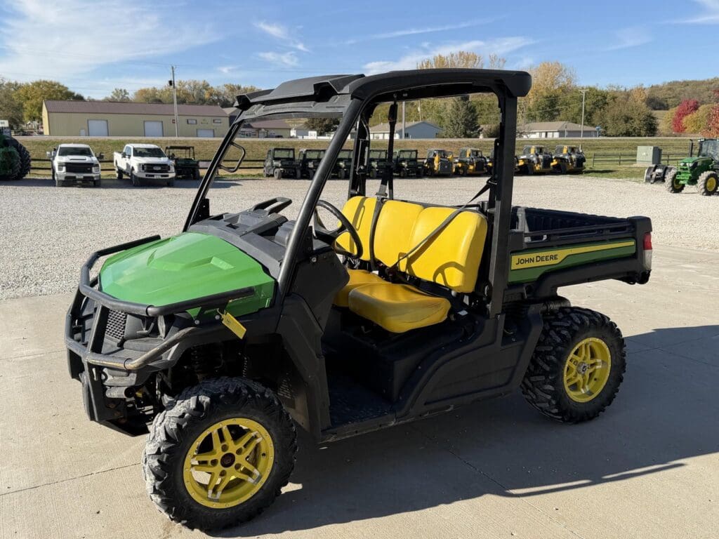 2022 John Deere Xuv835m 2