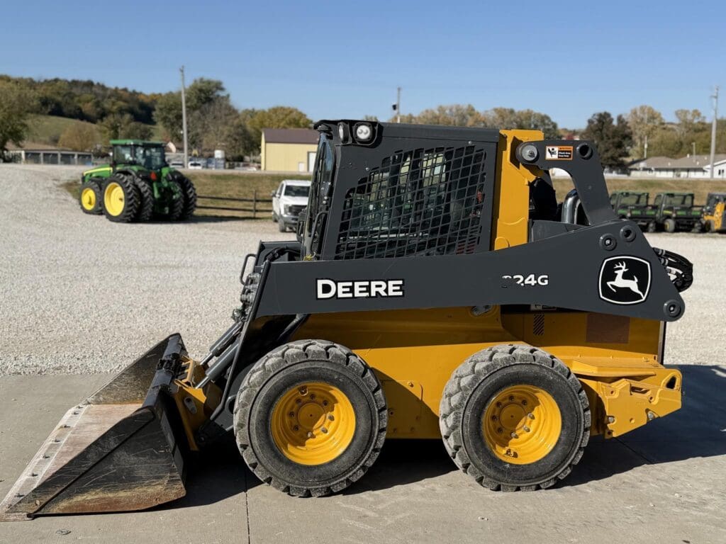 2023 Deere 324g