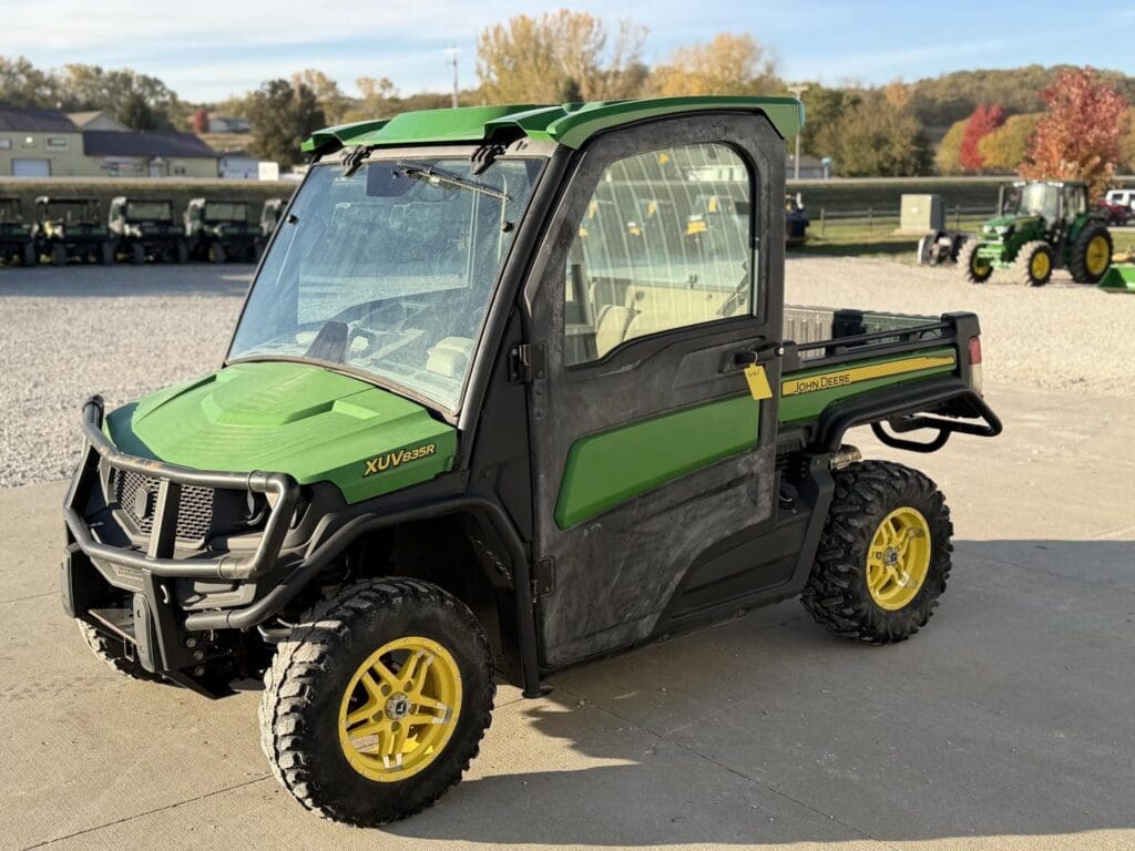 2019 Jd Gator Xuv835r